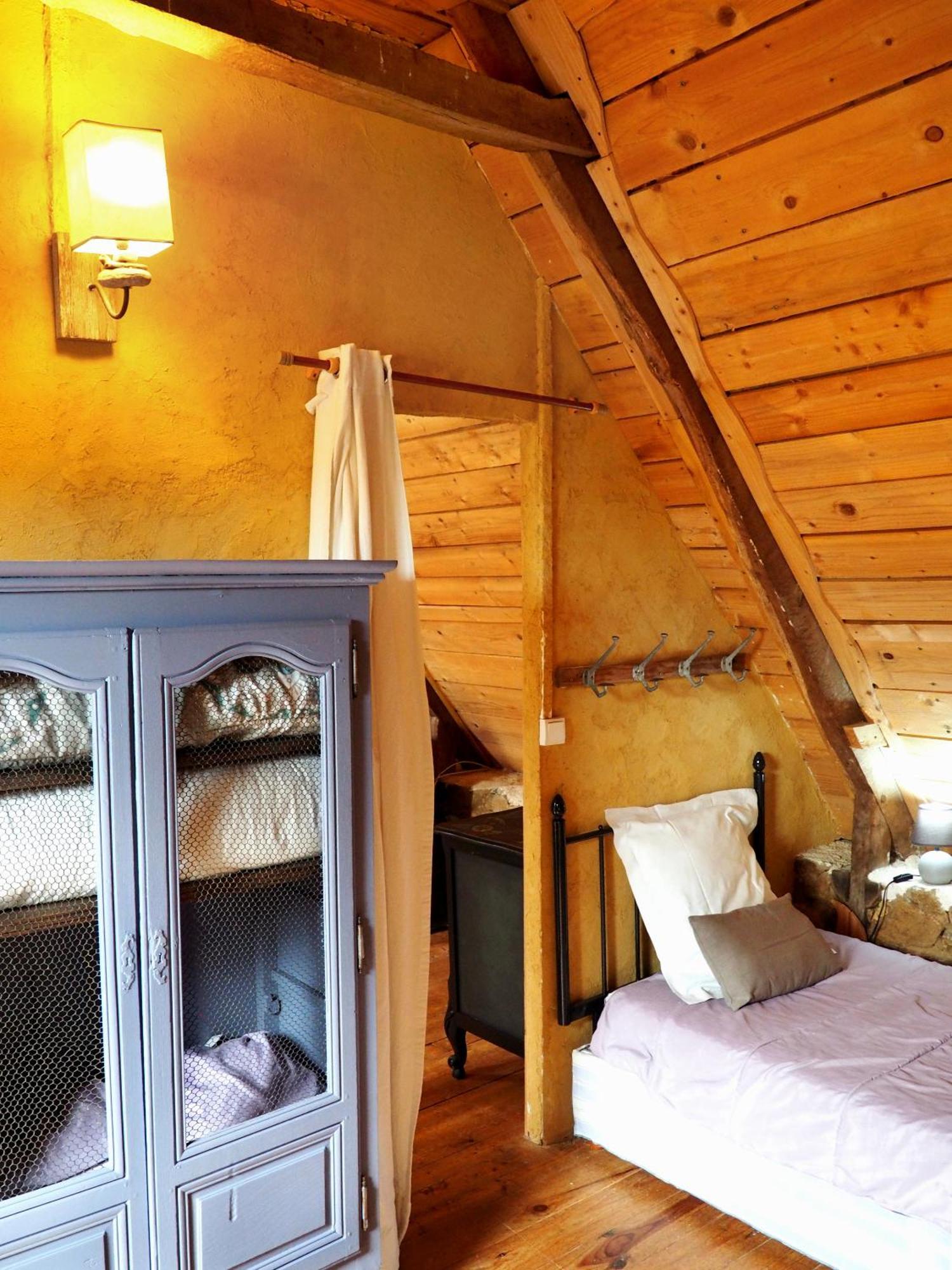 Bretagne Atypique, Dormir Dans Un Ancien Couvent Camlez Room photo
