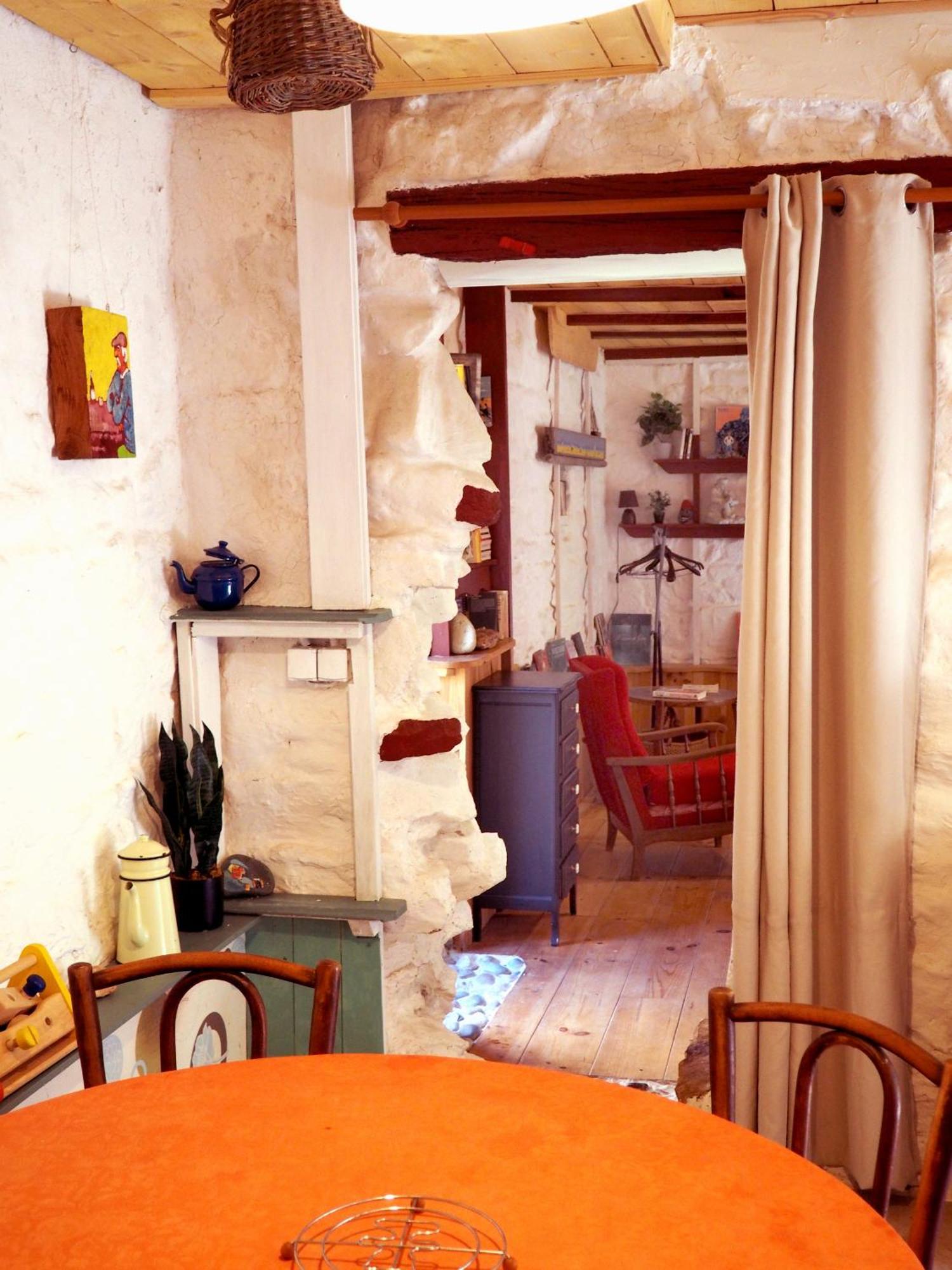 Bretagne Atypique, Dormir Dans Un Ancien Couvent Camlez Room photo