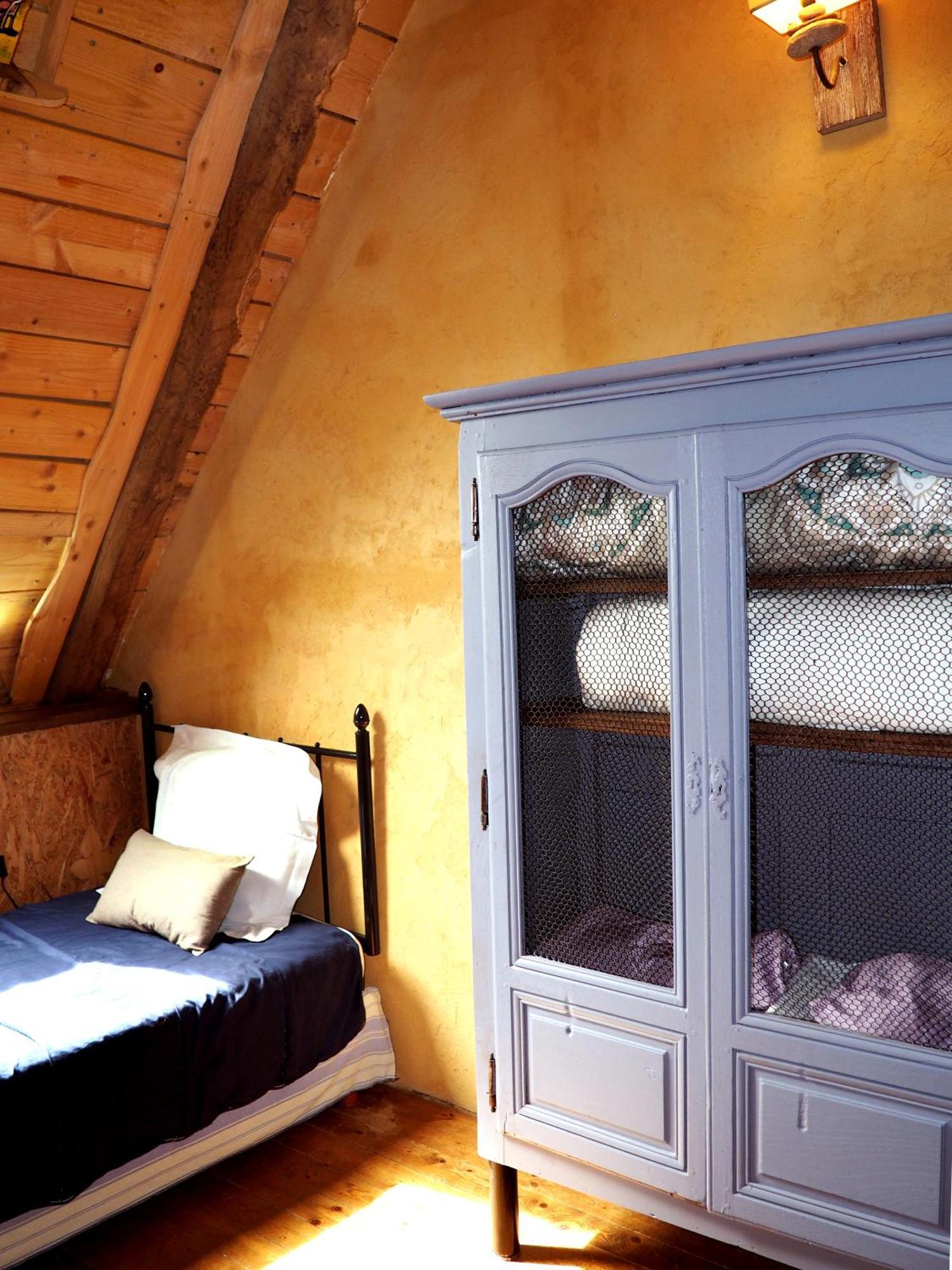 Bretagne Atypique, Dormir Dans Un Ancien Couvent Camlez Room photo